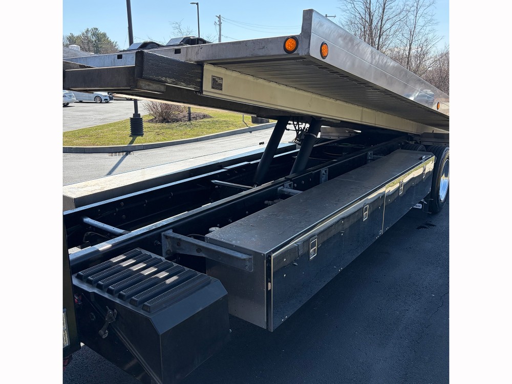 2025 International MV Rollback 4-Car (Key# 5279) 14